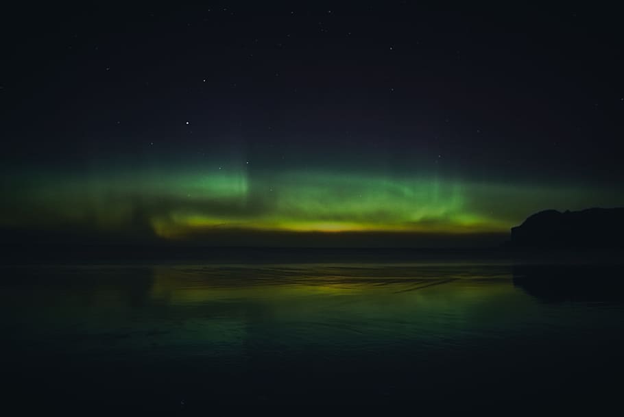 aurora, green, space, sky, nature, reflection, sea, water, night HD wallpaper