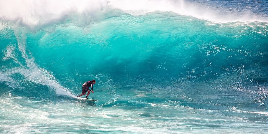 man in black long-sleeved shirt surfing on high ocean waves, big waves, HD wallpaper