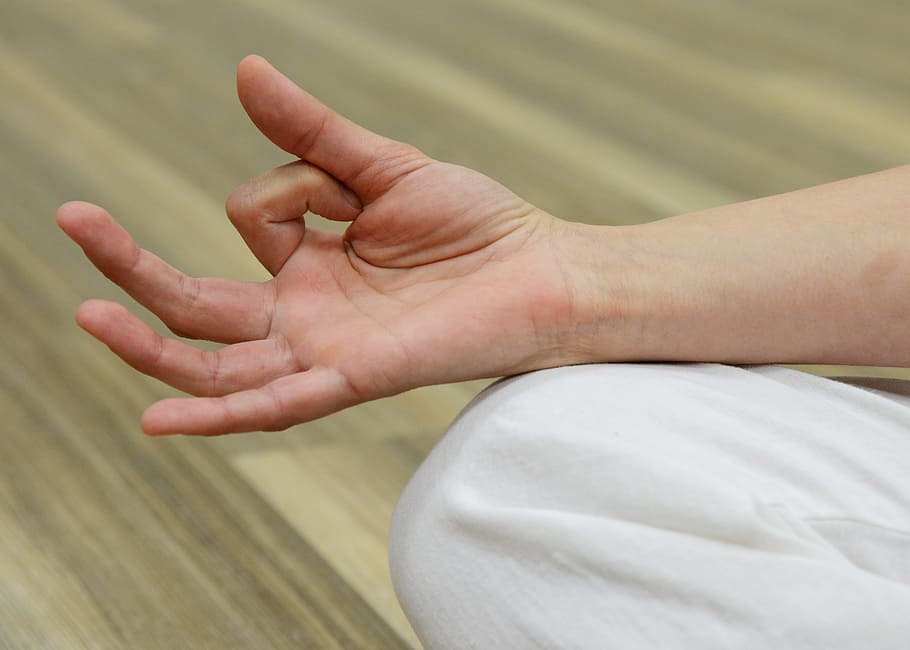 close up photo of right human hand, finger, keep, meditate HD wallpaper