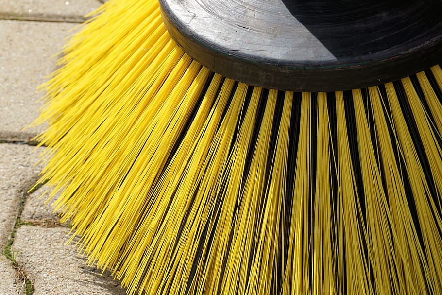 closeup photography of floor mop, sweeper, periodic brush, return