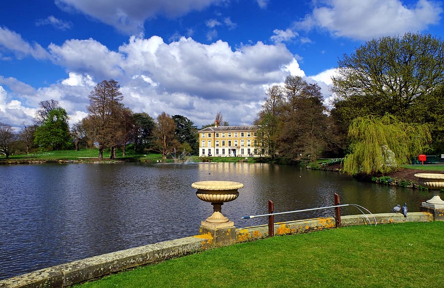 beige house beside body of water, kew gardens, london, england, HD wallpaper