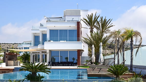 white concrete house near body of water, Villa, Architecture HD wallpaper