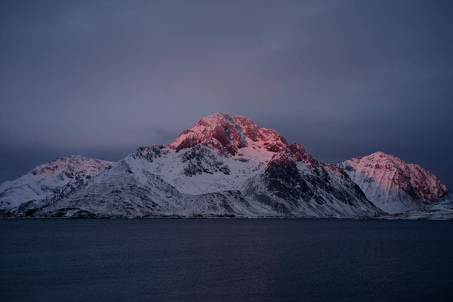 glacier mountains near sea, photo of mountain, mountrain, red HD wallpaper
