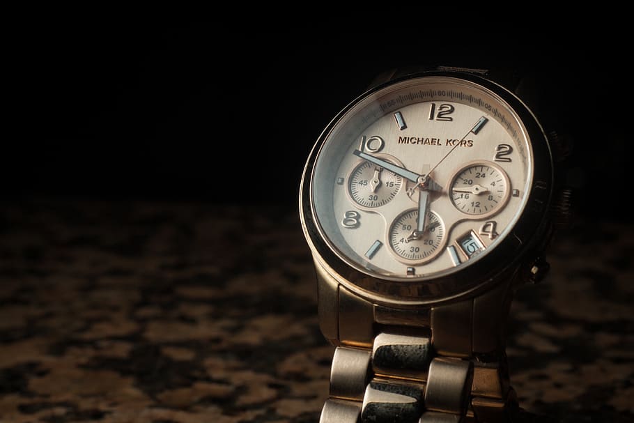 round white gold-colored Michael Kors chronograph watch displaying 5:48 time, HD wallpaper