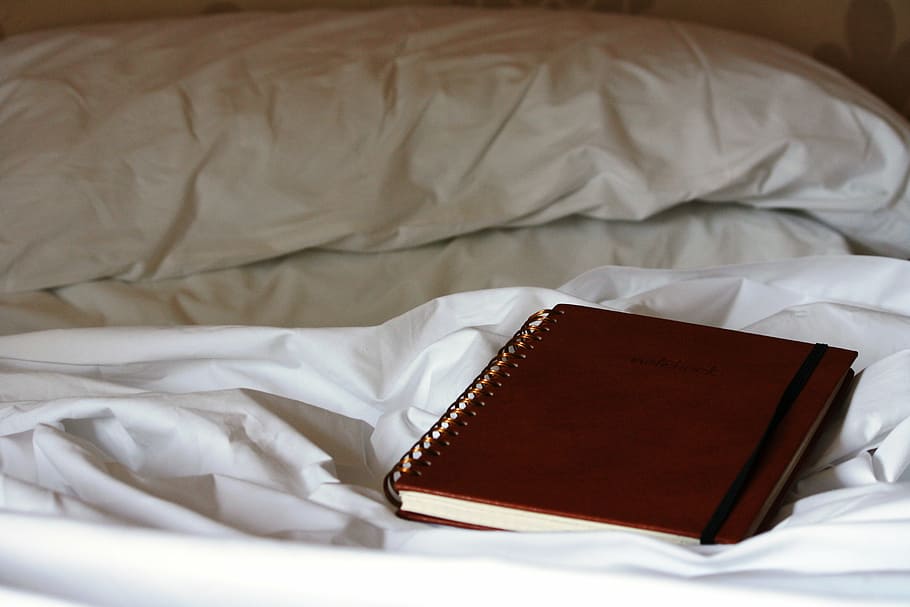 notebook-daily-bed-thinking.jpg