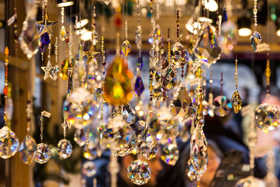 closeup photo of clear crystal chandelier, jewellery, decoration