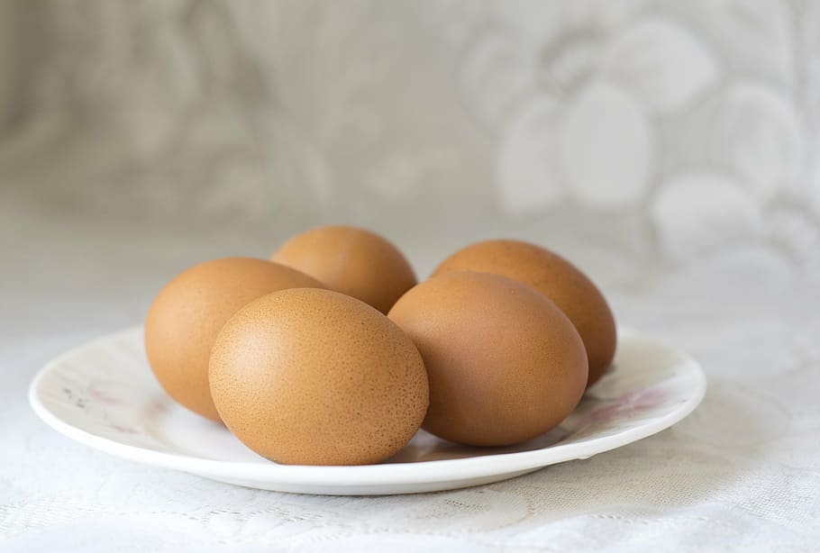 five eggs on plate, easter, holiday, food, food and drink, table HD wallpaper