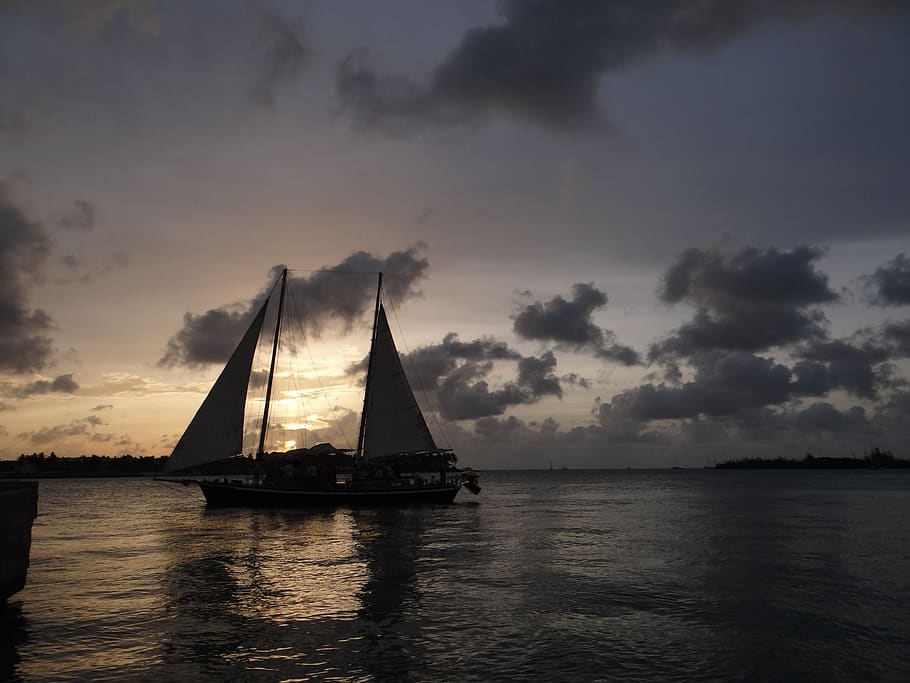 key west, ship, sunset, clouds sailing boat, water, sky, cloud - sky HD wallpaper