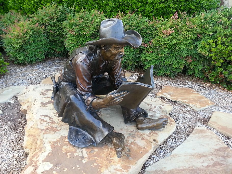 Statue, Cowboy, Reading, Library, outdoors, one man only, adults only HD wallpaper
