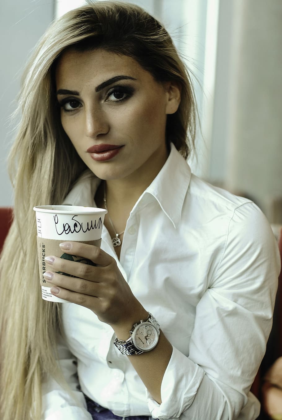 woman holding Starbucks cup, woman in dress shirt holding Starbucks cup, HD wallpaper