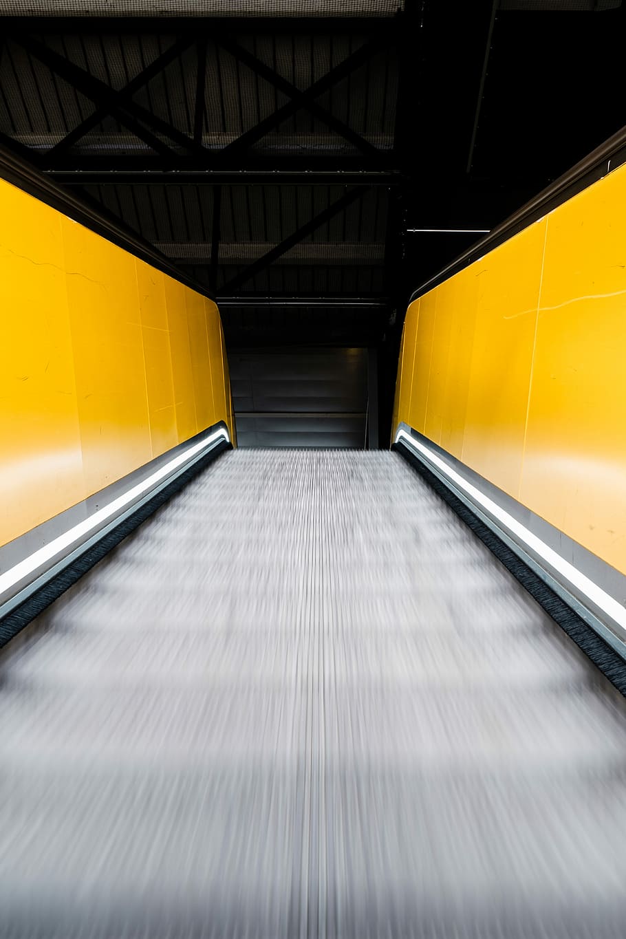 moving escalator with yellow handrails, escalator with yellow walls HD wallpaper