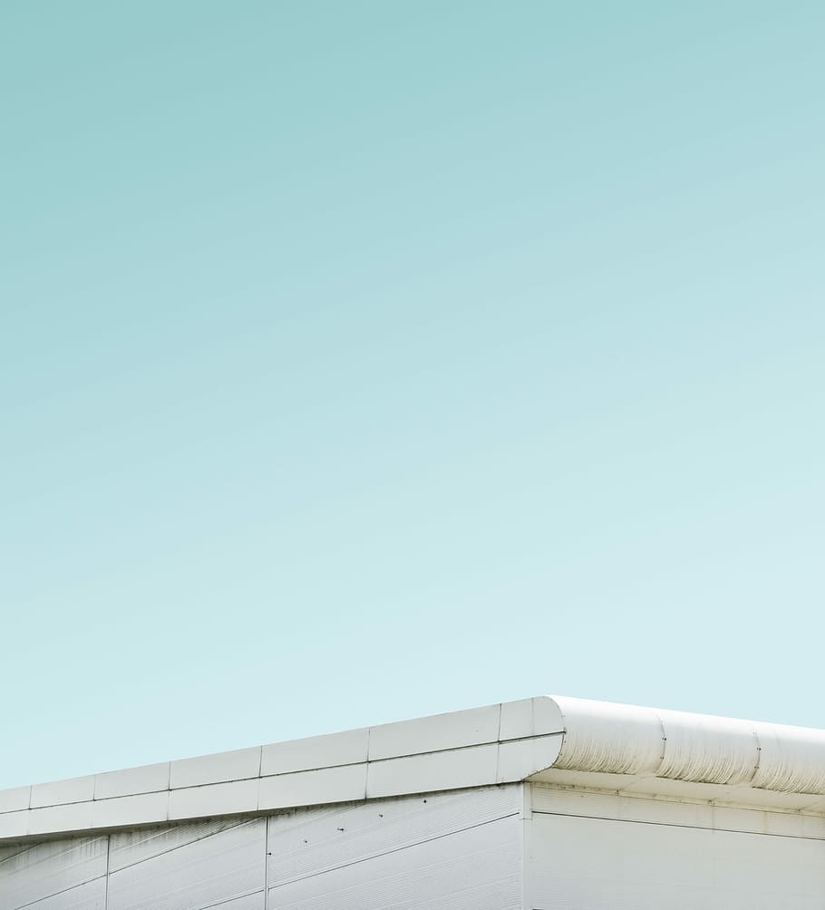 architectural photography of white steel roof structure, white building under clear blue sky during daytime HD wallpaper
