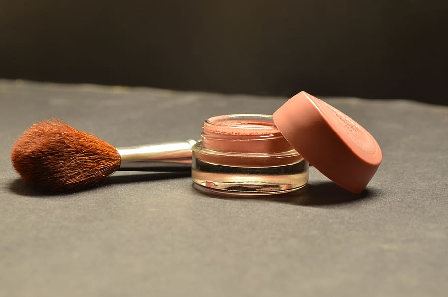 close up photo ofmakeup brush, cosmetics, compact, beauty, feminine HD wallpaper