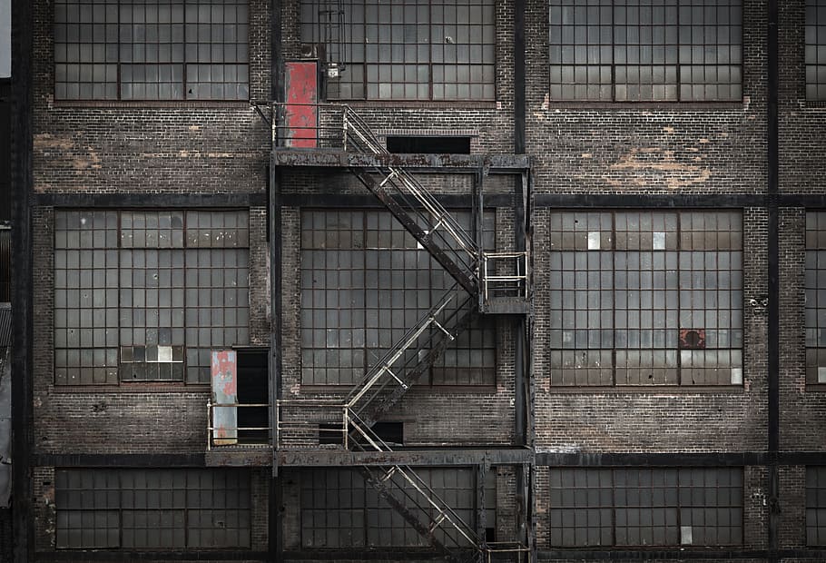 photo of building's emergency ladder, brown building with stairs HD wallpaper