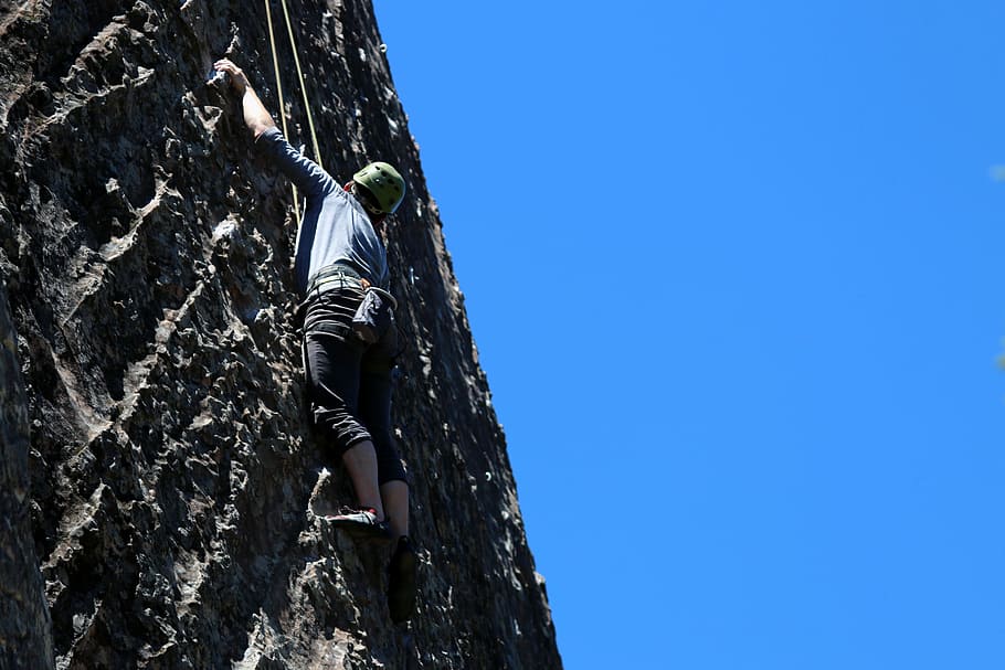 man mountain climbing, rope, extreme Sports, clambering, danger HD wallpaper
