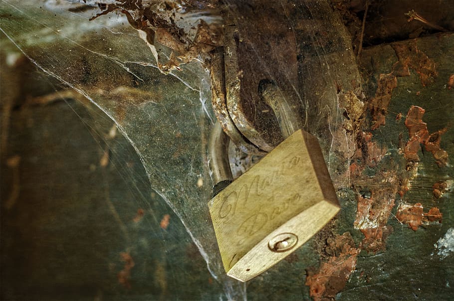 dirty, close-up view, rust, lock, cobweb, locked, padlock, rusty HD wallpaper