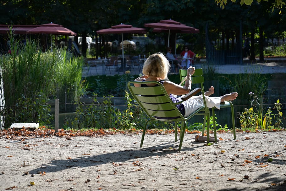 rest, pause, relaxation, shadow, sun bath, paris, sitting, real people HD wallpaper