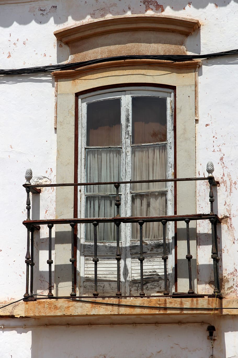 window, old, old window, facade, historically, weathered, wood HD wallpaper
