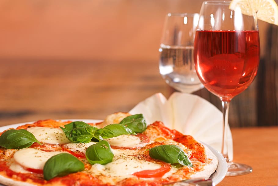 Pizza and wine, food/Drink, alcohol, pizzas, restaurant, restaurants, HD wallpaper