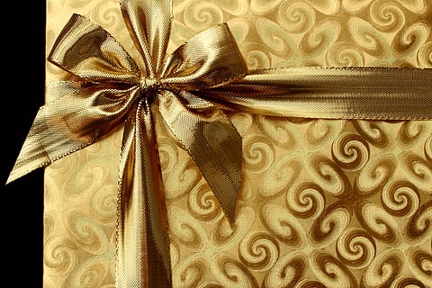 gold ribbon, gift, box, present, background, recreation, nose HD wallpaper