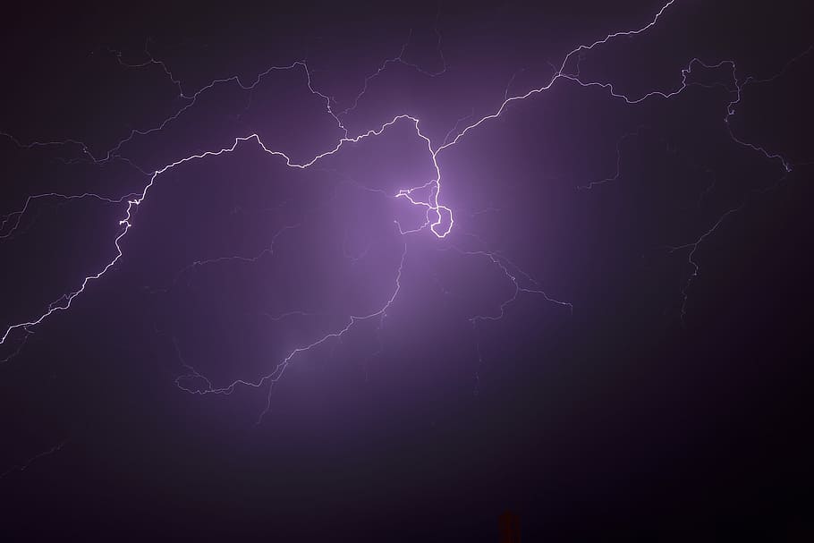 lightning during nighttime, lightning strike in dark sky, purple HD wallpaper