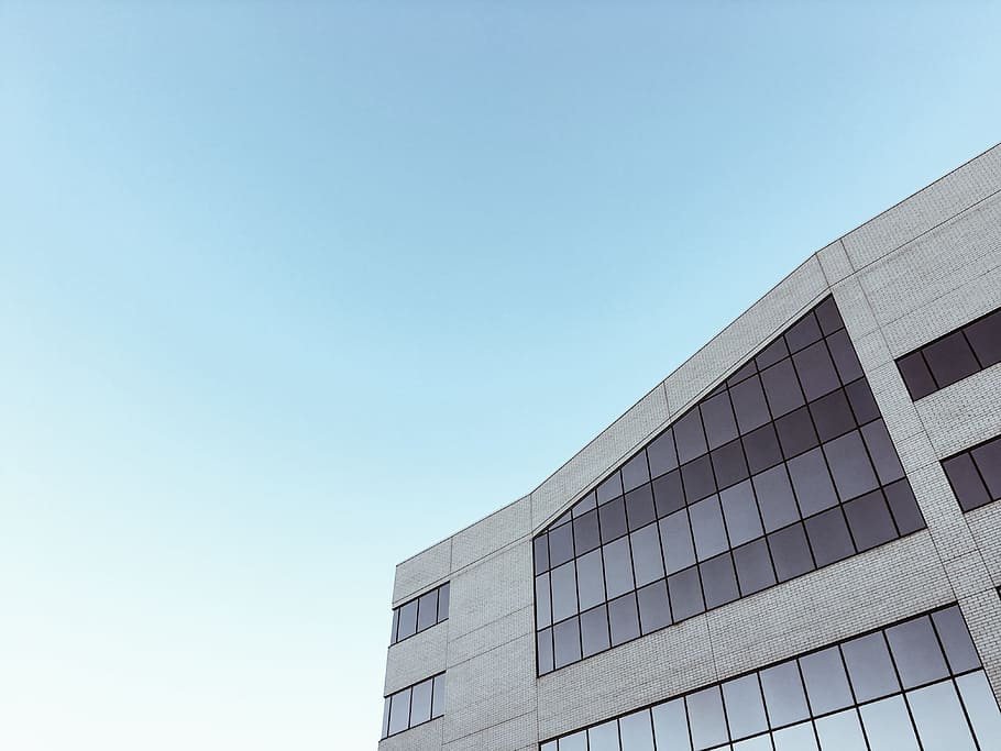 gray concrete building at daytime, beige concrete building, sky HD wallpaper