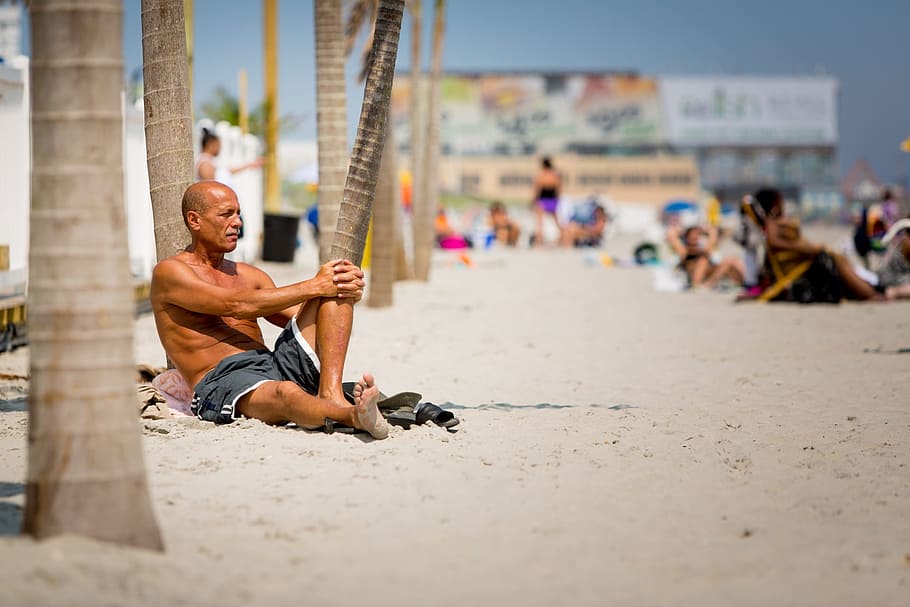 man, beach, sand, summer, sitting, thinking, sunshine, natural HD wallpaper