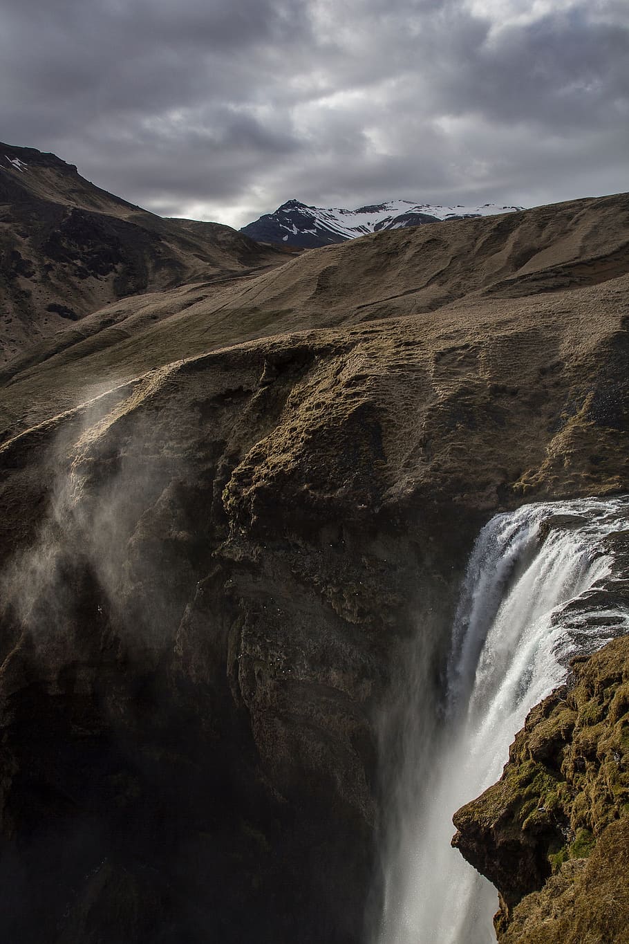 waterfalls, mountain, highland, cloud, sky, summit, ridge, landscape HD wallpaper