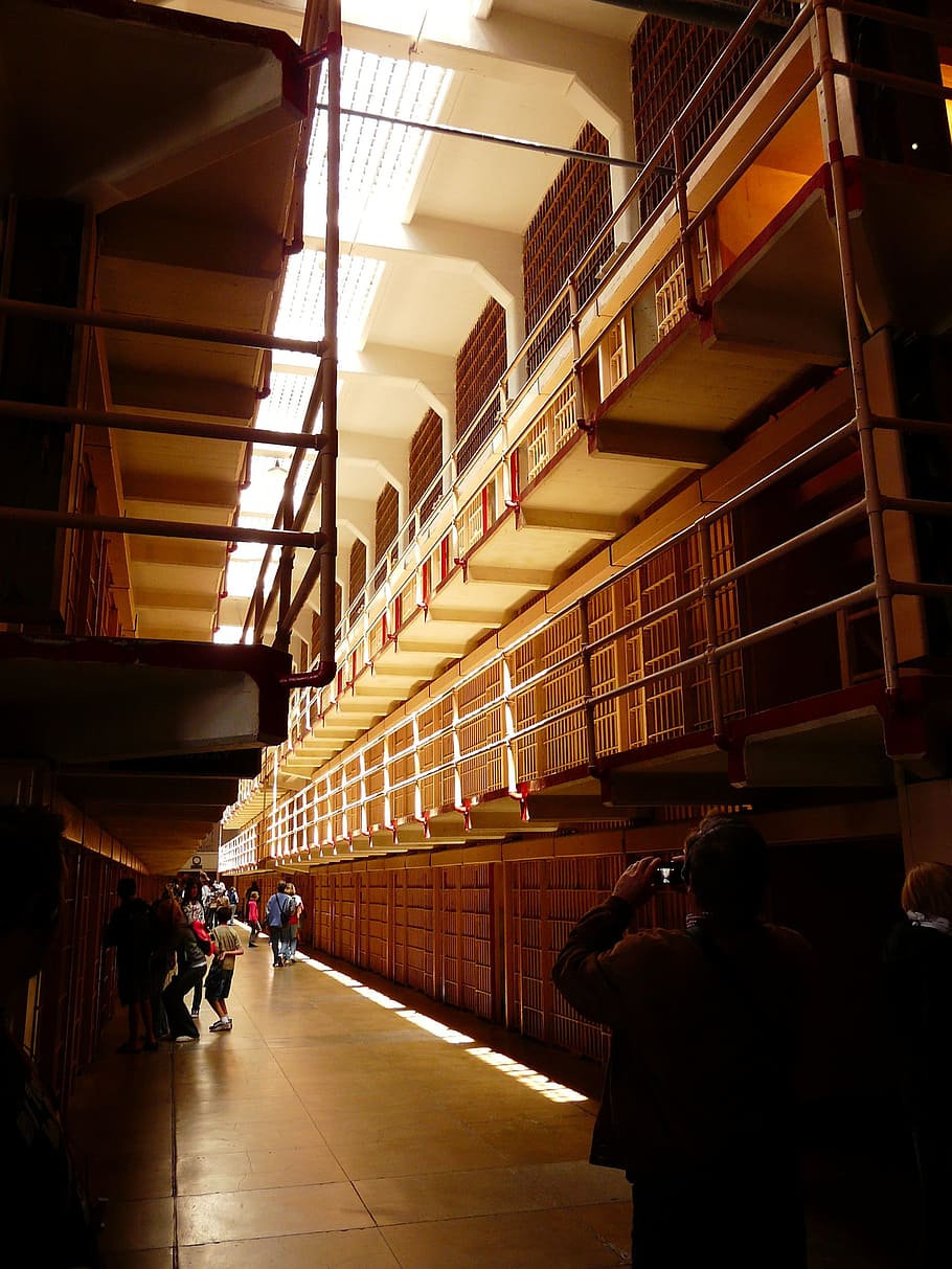 people walking in hallway inside building, Prison Cell, Crime HD wallpaper