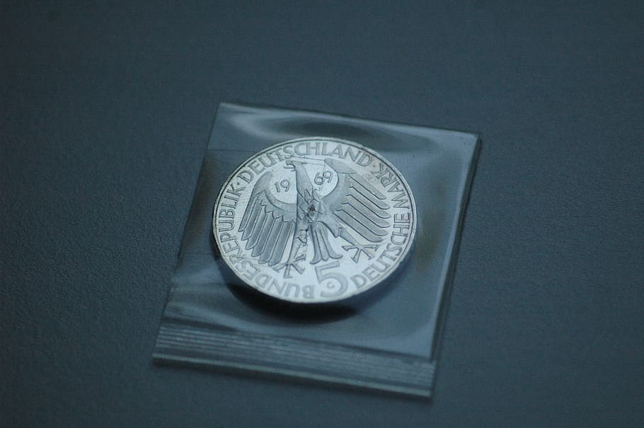 silver, coin, used, no people, indoors, finance, close-up, studio shot HD wallpaper