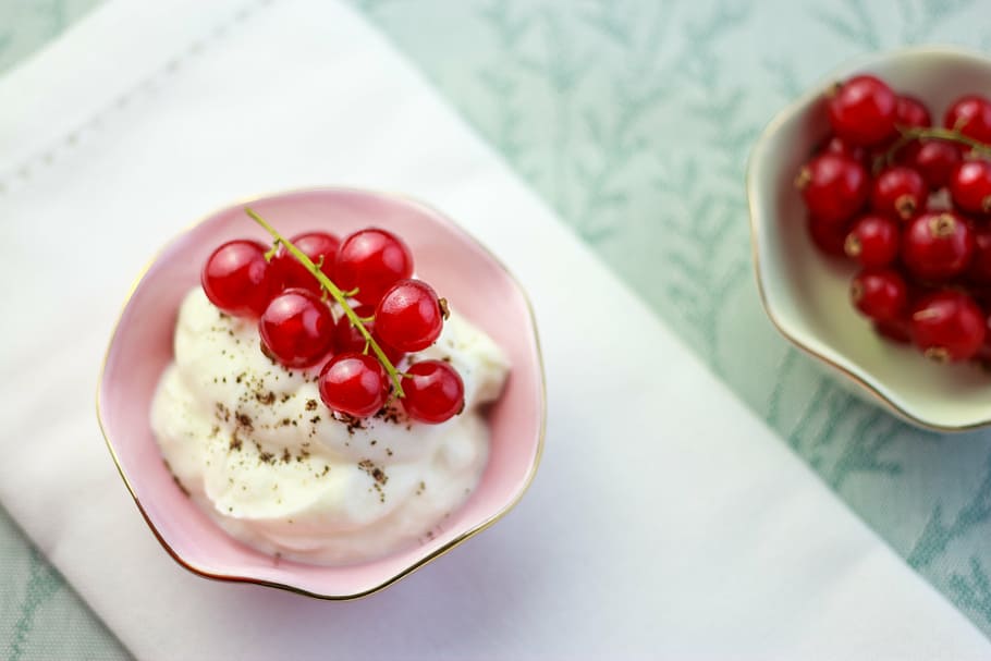 cherries on cup, currants, fruit, healthy, close, red currant HD wallpaper