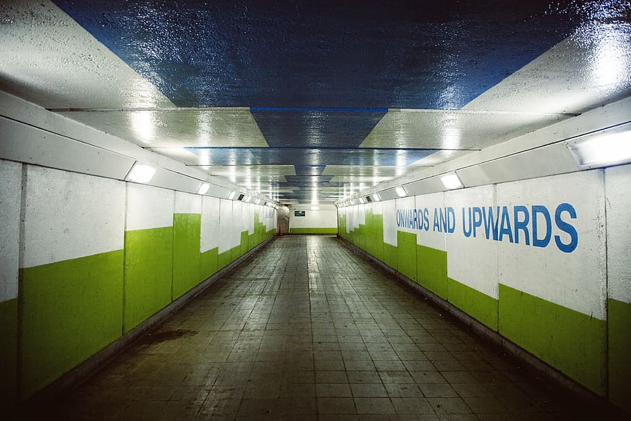 ceiling, empty, hallway, lights, direction, subway, the way forward HD wallpaper