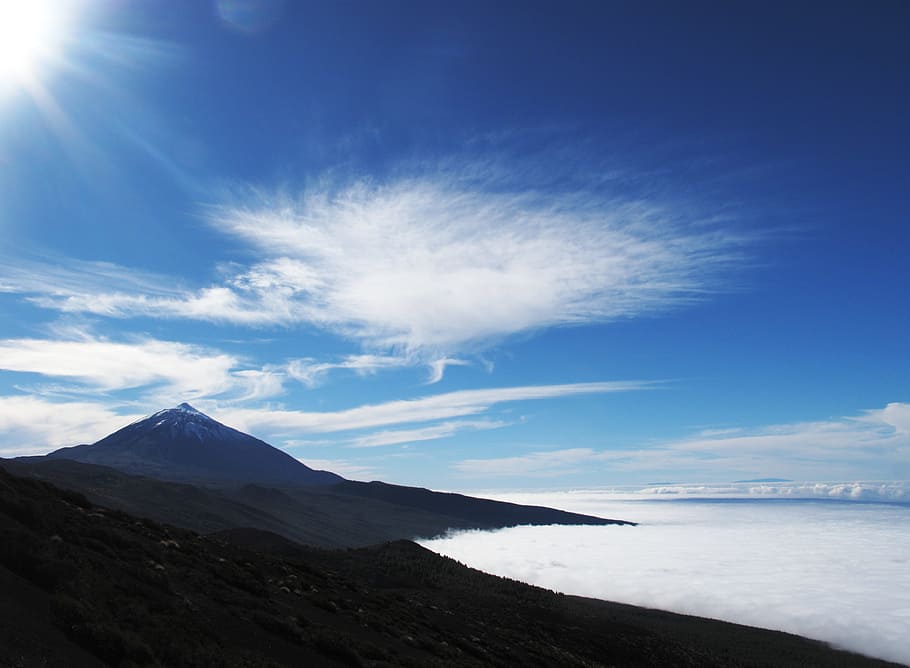 Brown Concrete Mountain Under Blue and White Sky during Dayitme HD wallpaper