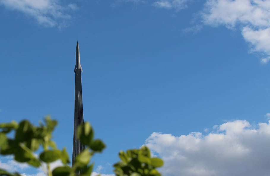 rocket, monument, launch, flight, the bushes, sky, blue sky HD wallpaper