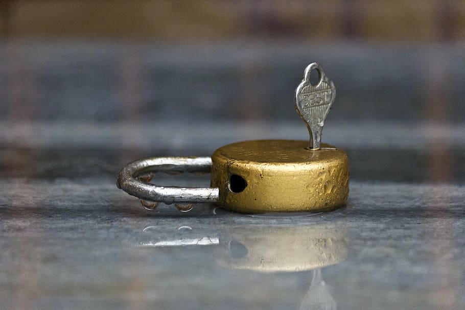 gold padlock with key photograph, rain drop, after rain, drops HD wallpaper