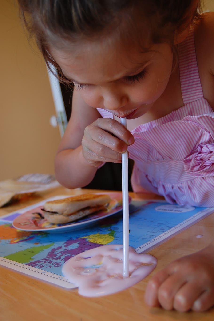girl using white plastic straw, spill, dinner, mess, drink HD wallpaper