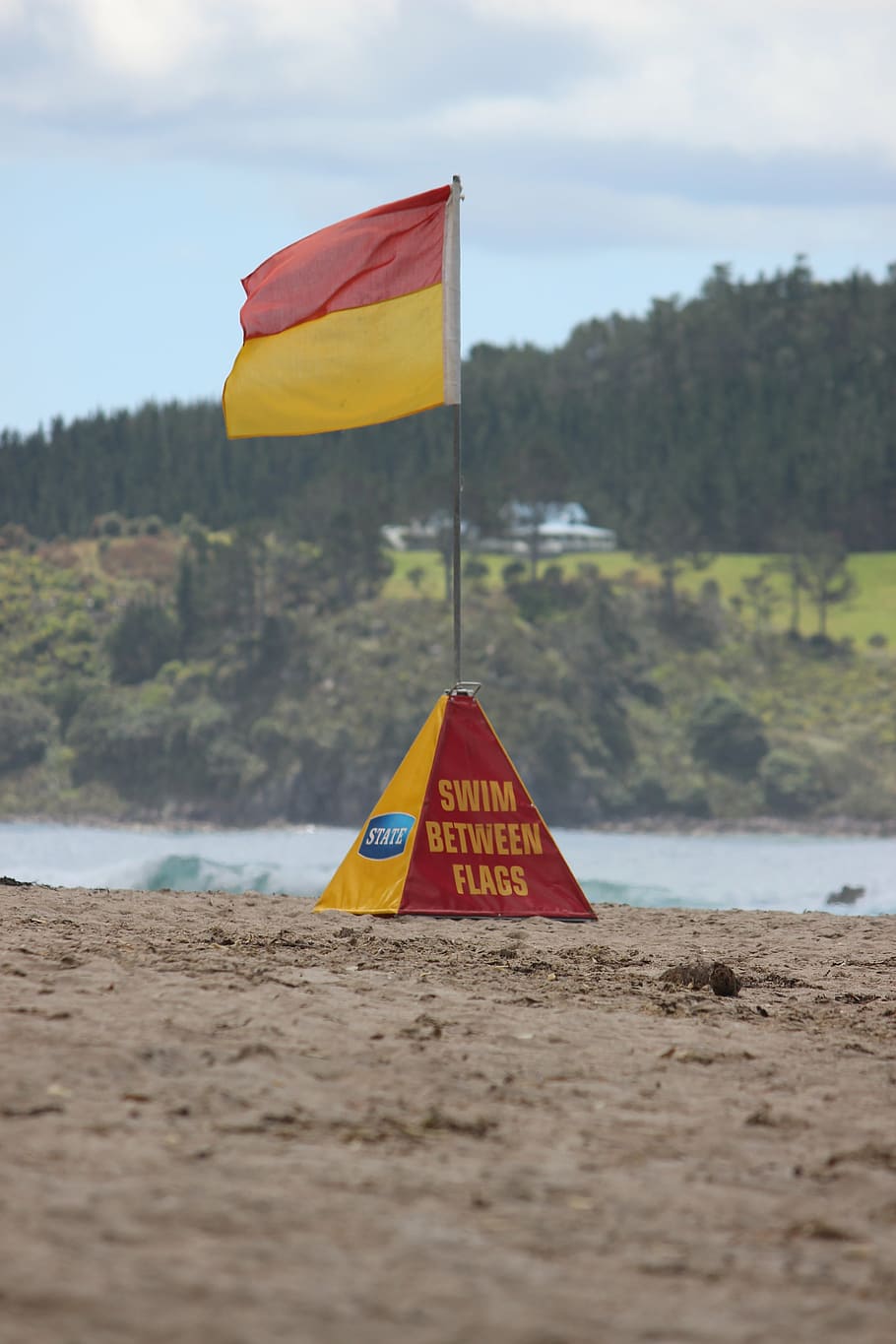 lifeguard, lifeguard flag, life saver, beach, sea, ocean, water, HD wallpaper