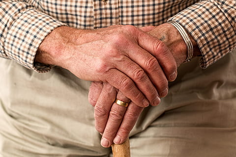 elderly man wearing dress shirt and wedding band ring, hands HD wallpaper