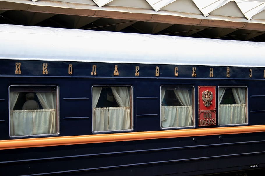 train, russian, station, blue, windows, curtains, roof, white HD wallpaper