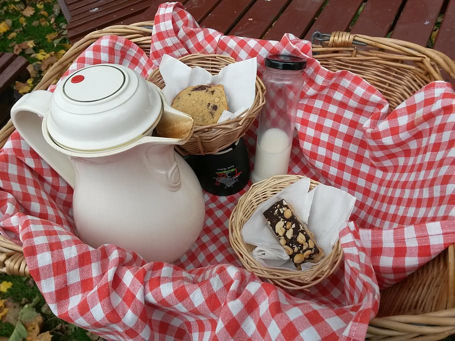 white ceramic kettle, coffee break, basket, checked pattern HD wallpaper