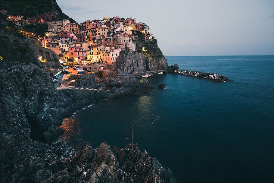Cinque Terre Manarola, Italy, landscape photo of houses on mountain, HD wallpaper