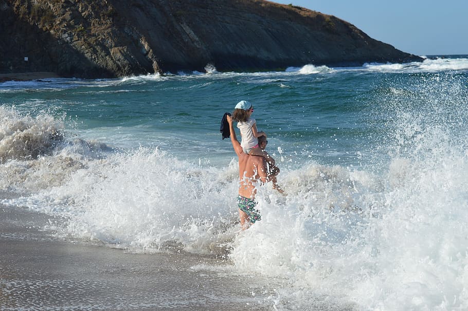 Sea, Waves, Water, Family, kid, father, outdoor, happy, vacation HD wallpaper