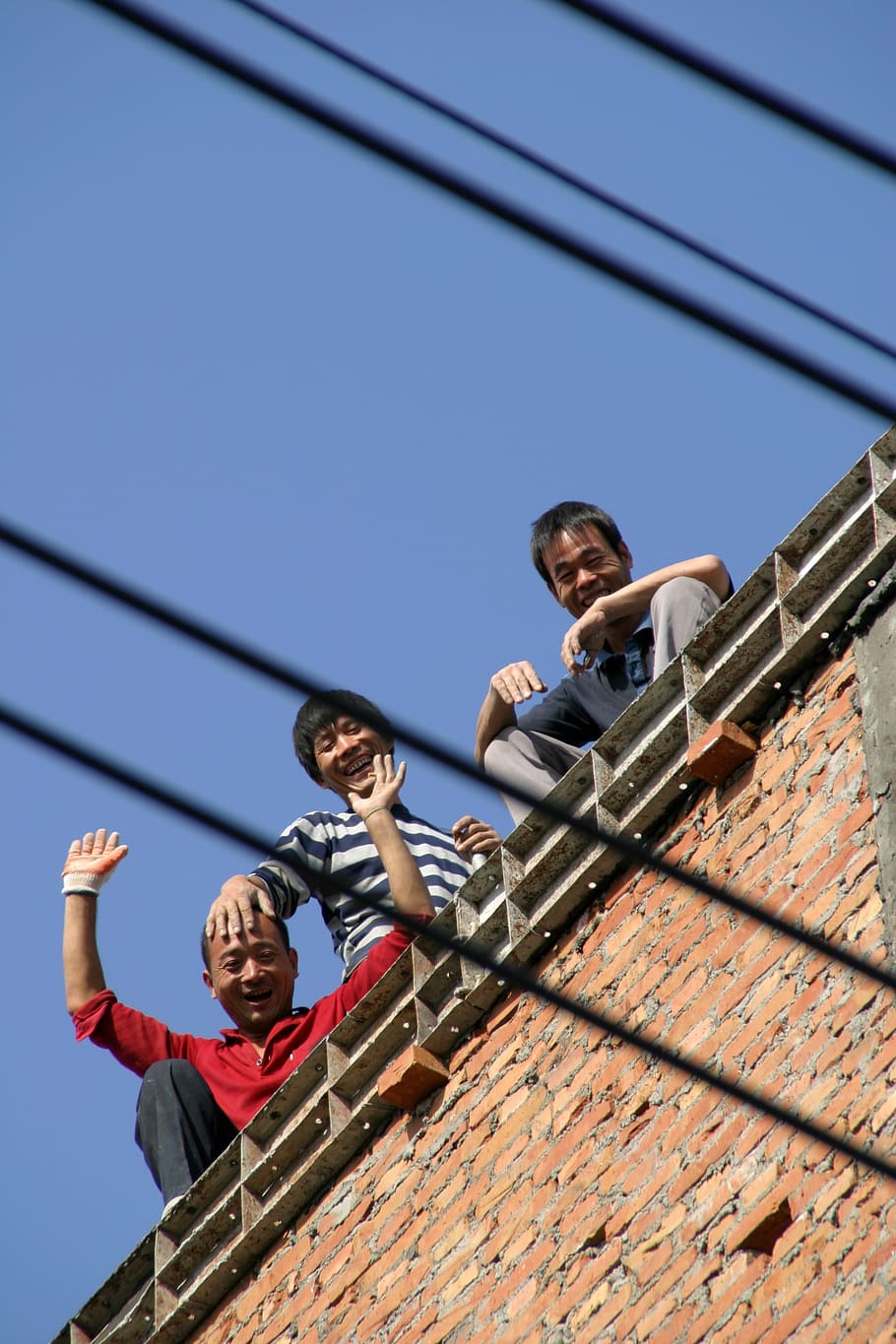 laugh, fun, happy, funny, joy, smiley, care, low angle view HD wallpaper