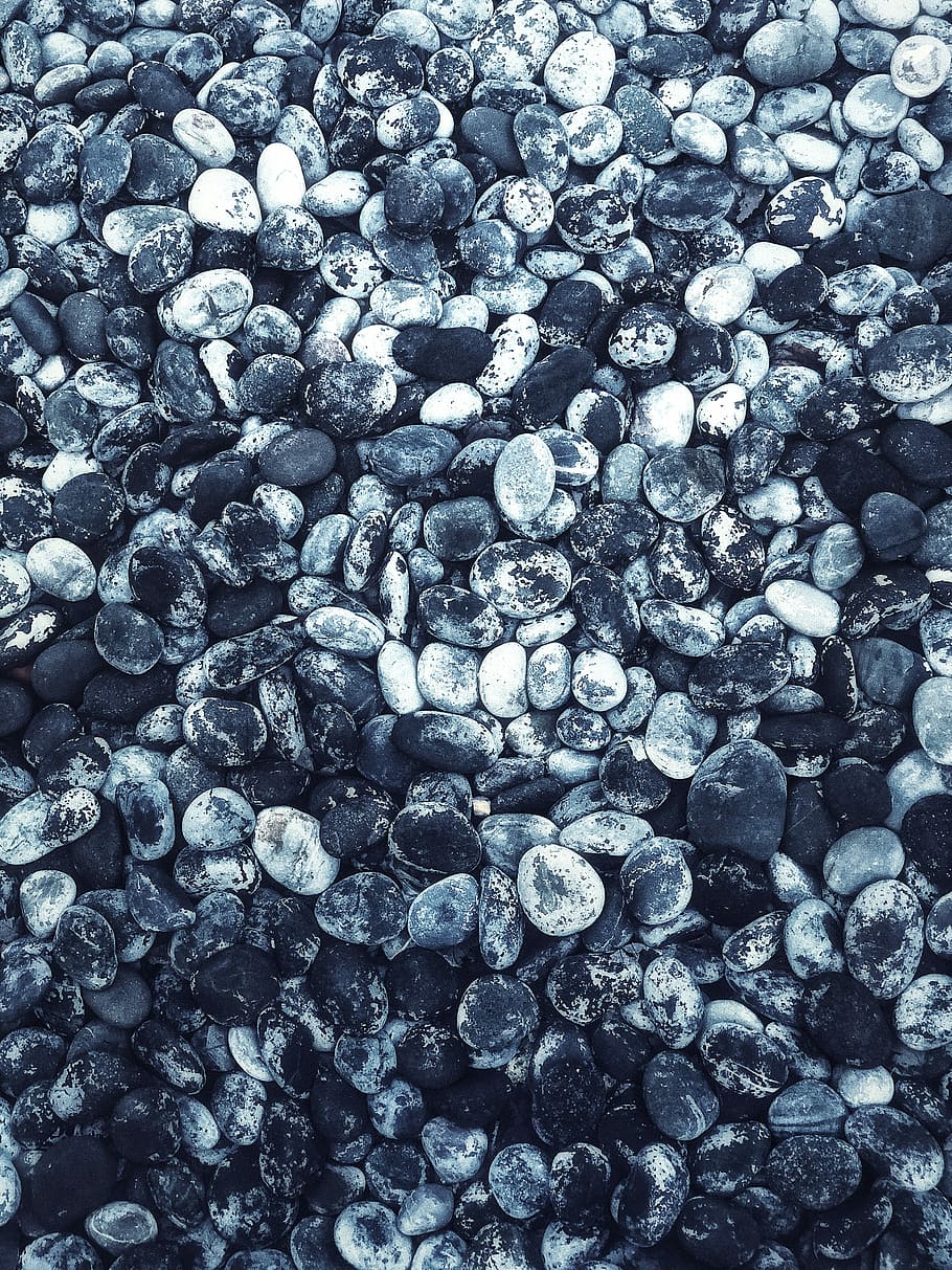 closeup photography of stones, flat lay photography of black and gray rocks HD wallpaper
