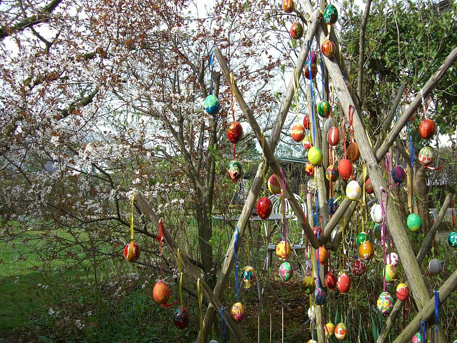 easter tree, easter eggs, colorful, three goat riders, wooden frame HD wallpaper