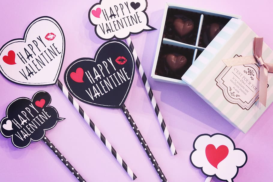 Happy Valentine gift set, love, heart Shape, symbol, illustration, HD wallpaper