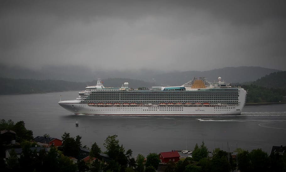 white cruise ship on body of water, white cruise ship near island HD wallpaper