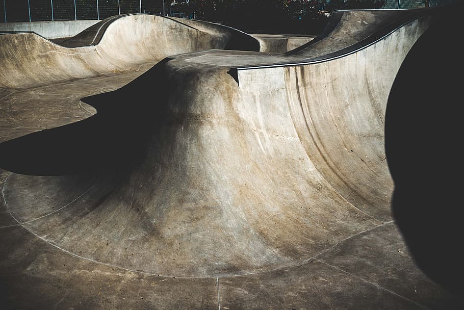 Empty Skate Ramp, skatepark, slopes, no people, day, architecture HD wallpaper