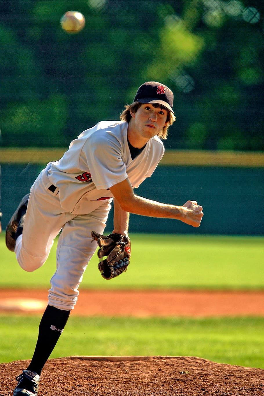 people, man, guy, playing, baseball, sport, green, field, event HD wallpaper