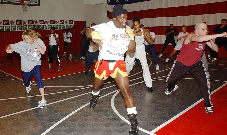crowd of people exercising inside the gym, Billy Blanks, Tae Bo HD wallpaper